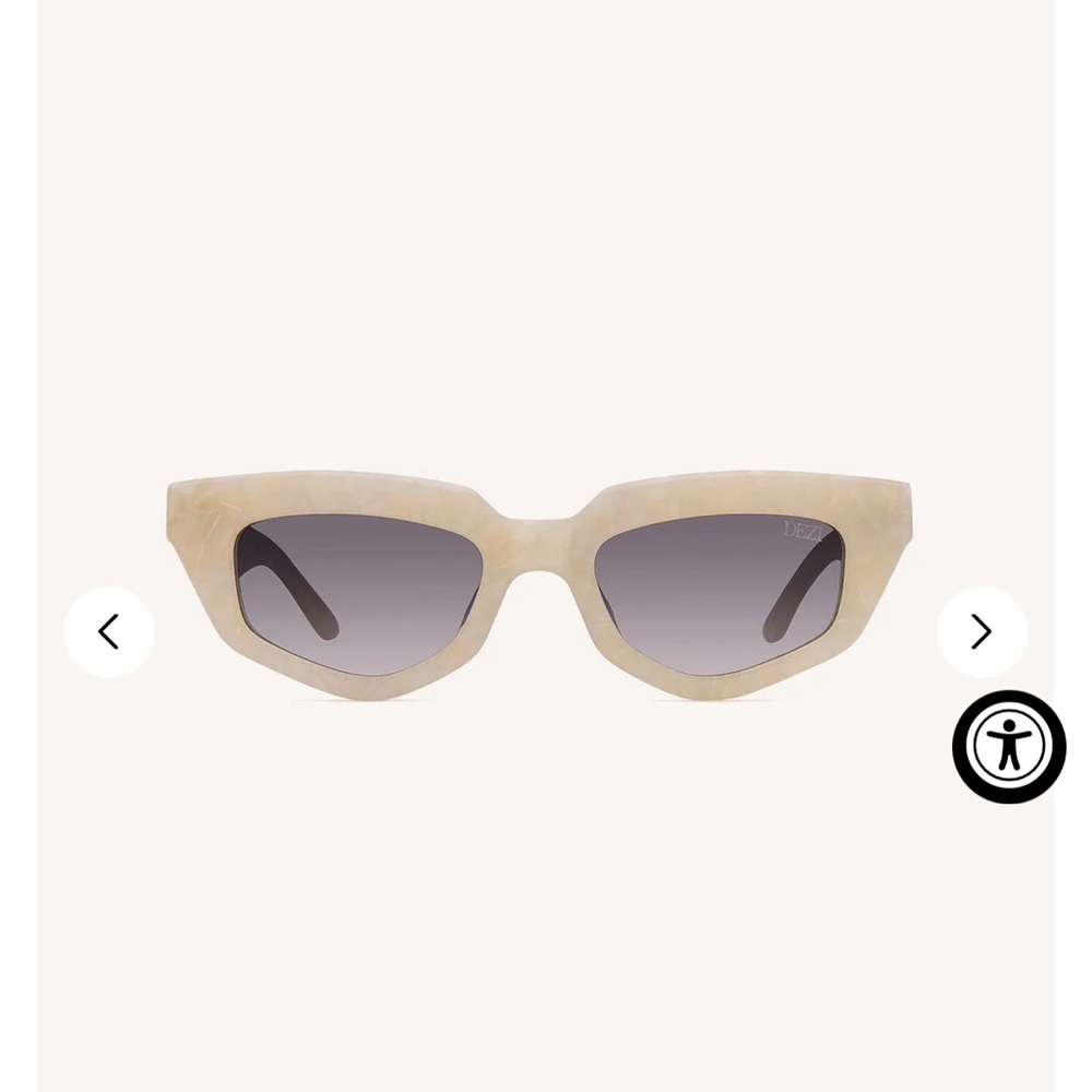 Dezi “On Read” Sunglasses